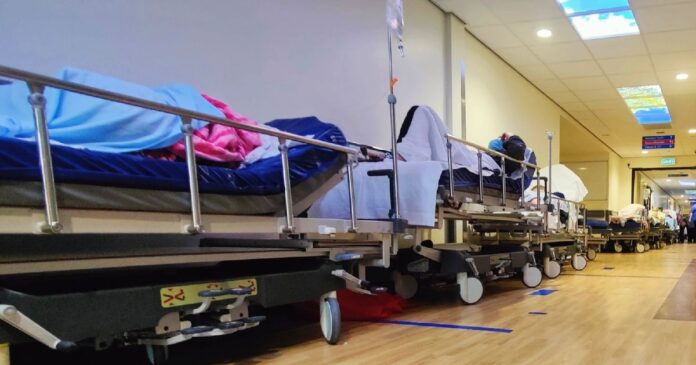 A new report by The Royal College of Emergency Medicine ‘Beds in the NHS’ shows that 13,000 staffed beds are required
