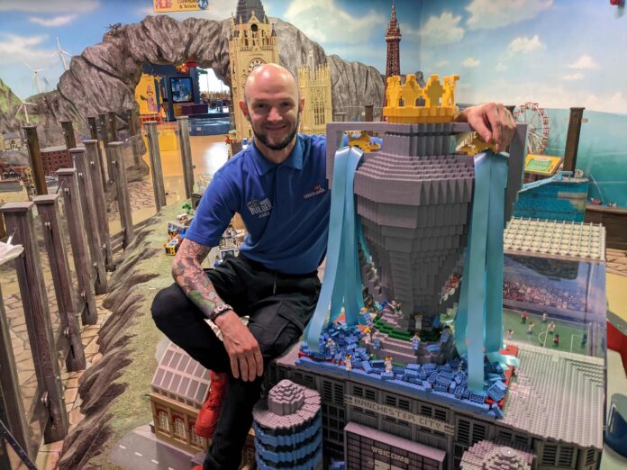 LEGOLAND Discovery Centre Manchester has honoured the Man City title winning triumph in brick form built using 3,126 bricks