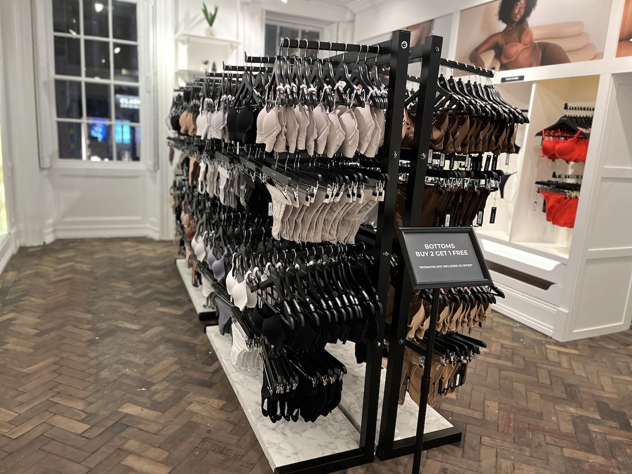 Comfort Made Sexy' lingerie brand Lounge has opened a week-long pop-up shop  on King Street with exclusive events - About Manchester